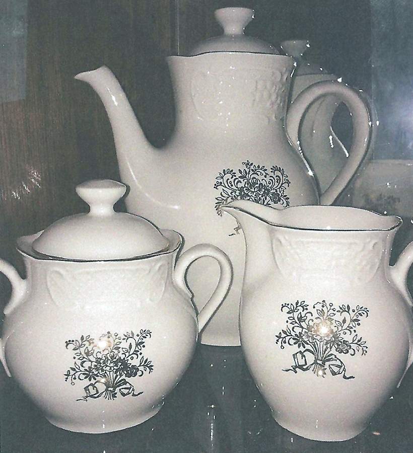 GIN331 Coffee Pot & Lid by Ginori 1735-1
