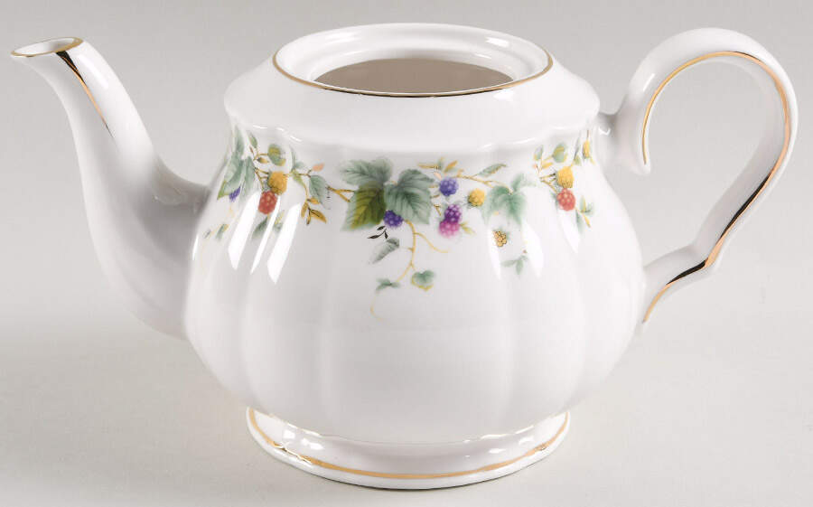 Berry Yard Teapot No Lid by Grace's Teaware-1