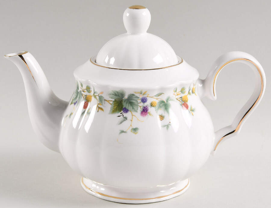 Berry Yard Teapot & Lid by Grace's Teaware-1