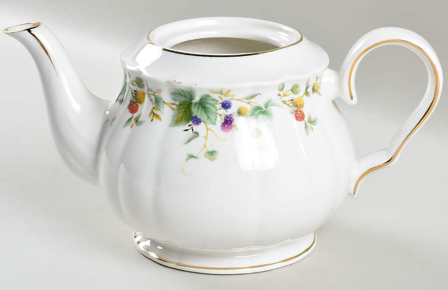 Berry Yard Teapot No Lid by Grace's Teaware-1