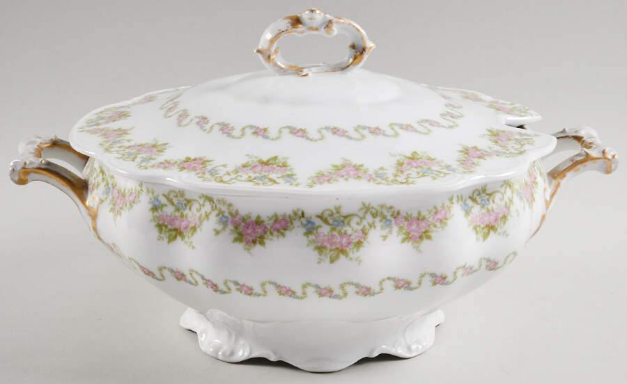 GUE776 Oval Tureen & Lid by WM Guerin-1