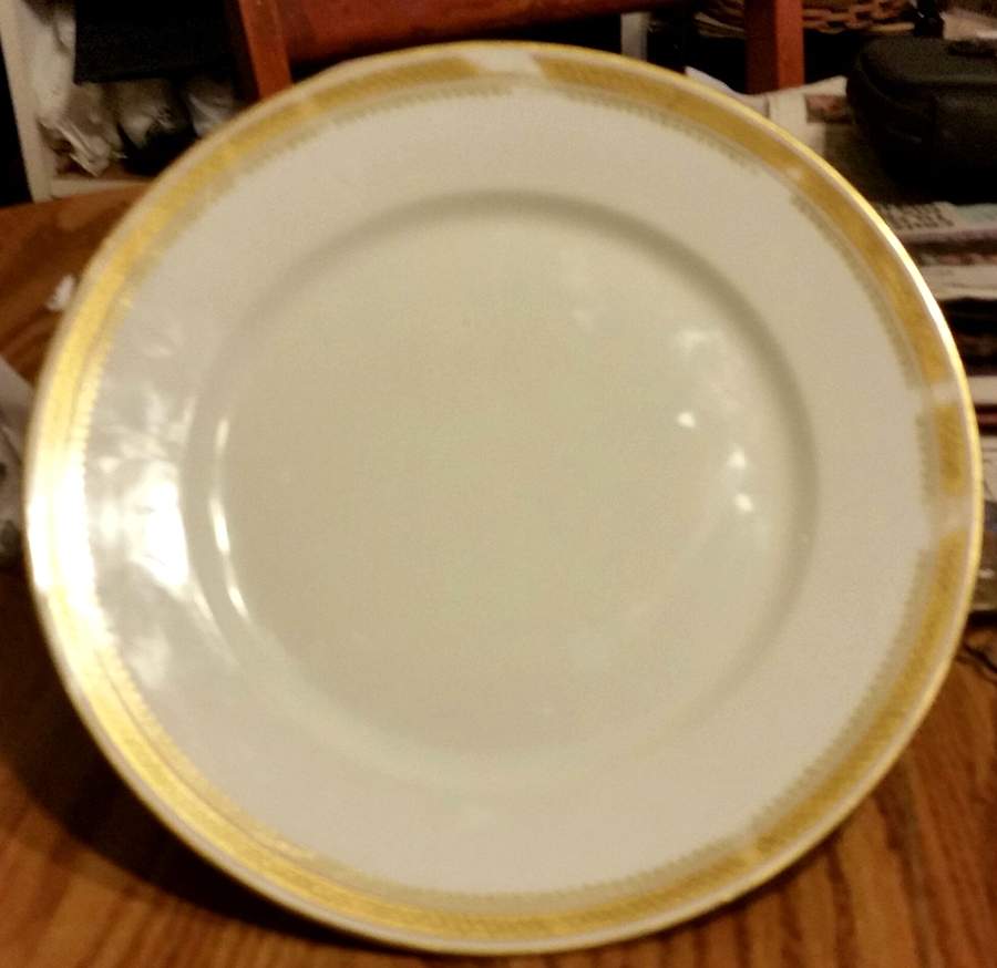 GUE778 Dinner Plate by WM Guerin-1