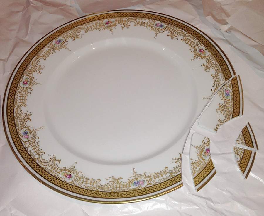 GUE779 Dinner Plate by WM Guerin-1