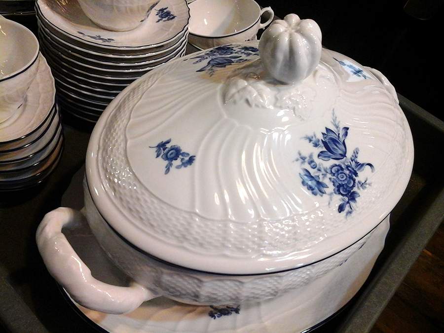 GIN180 (Blue Trim) Oval Covered Vegetable by Ginori 1735-1