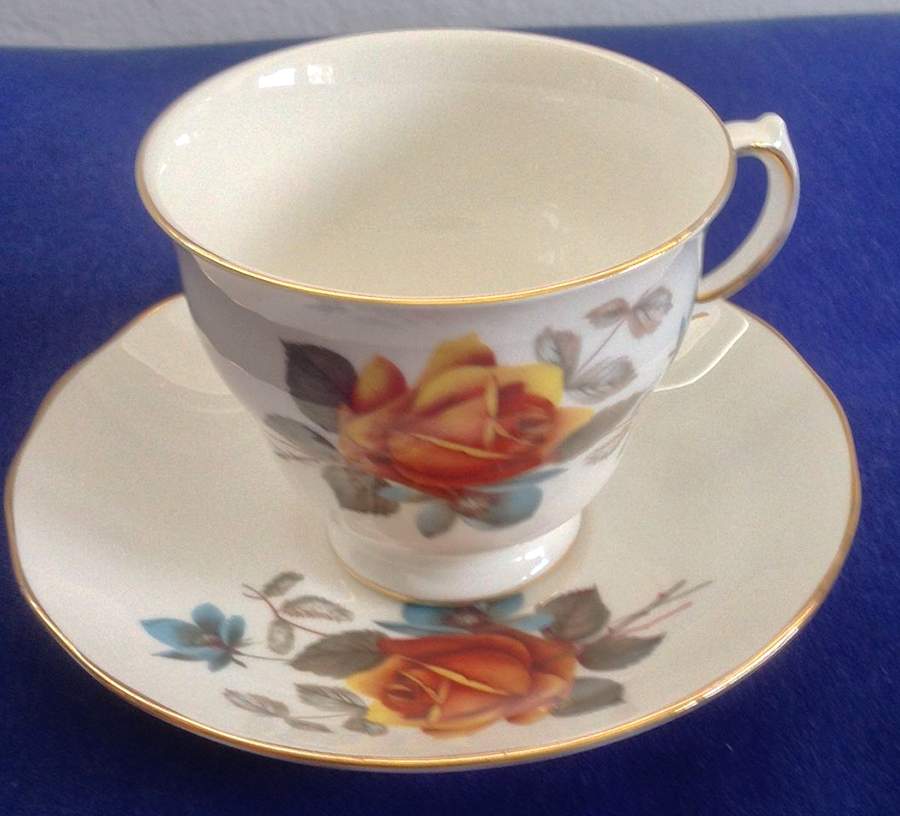 GAU13 Footed Cup & Saucer Set by Gainsborough-1