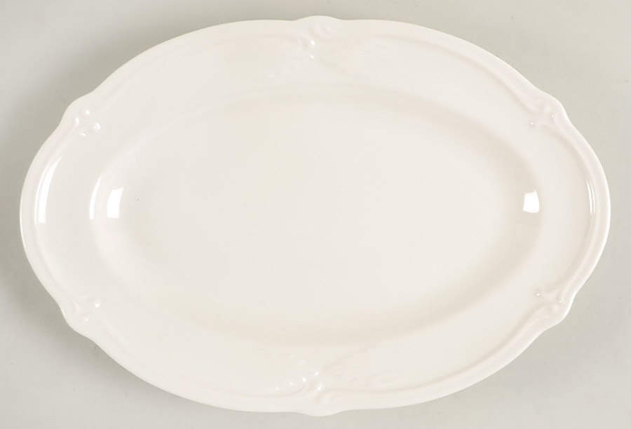 Rocaille Blanc (White) Pickle Dish by Faiencerie De Gien-1
