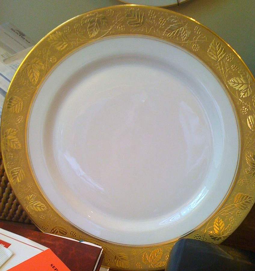 GUE786 Dinner Plate by WM Guerin-1