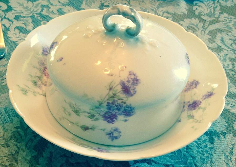 GUE788 Round Covered Butter by WM Guerin-1