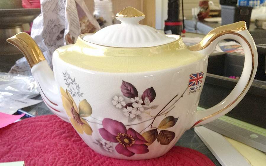 W853 Teapot & Lid by Gibsons-England-1