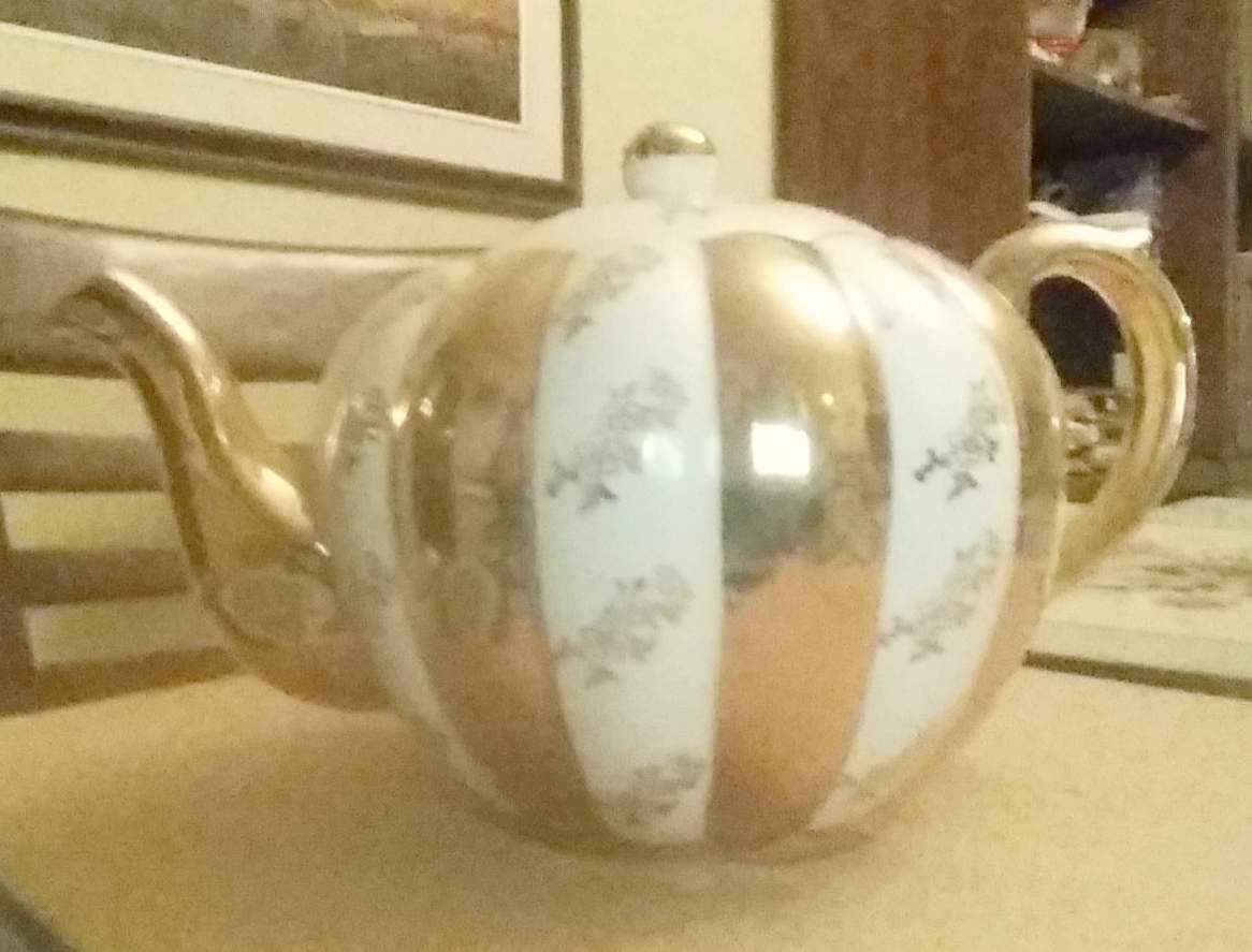 W31114 Teapot & Lid by Gibsons-England-1