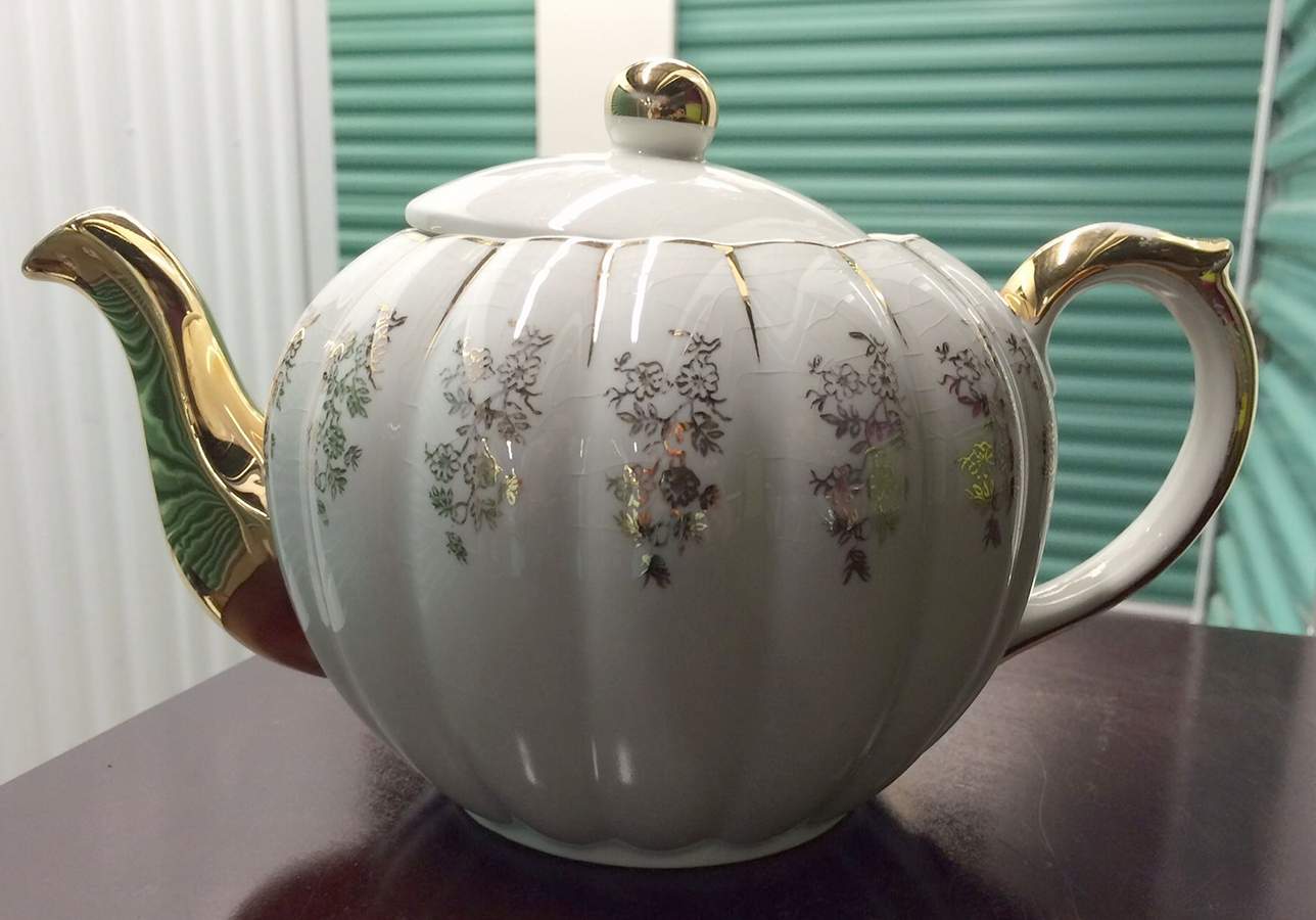 W777 Teapot & Lid by Gibsons-England-1