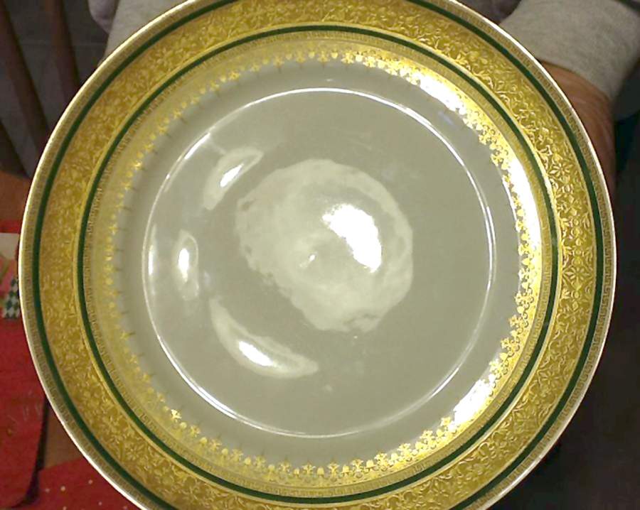 GUE804 Dinner Plate by WM Guerin-1