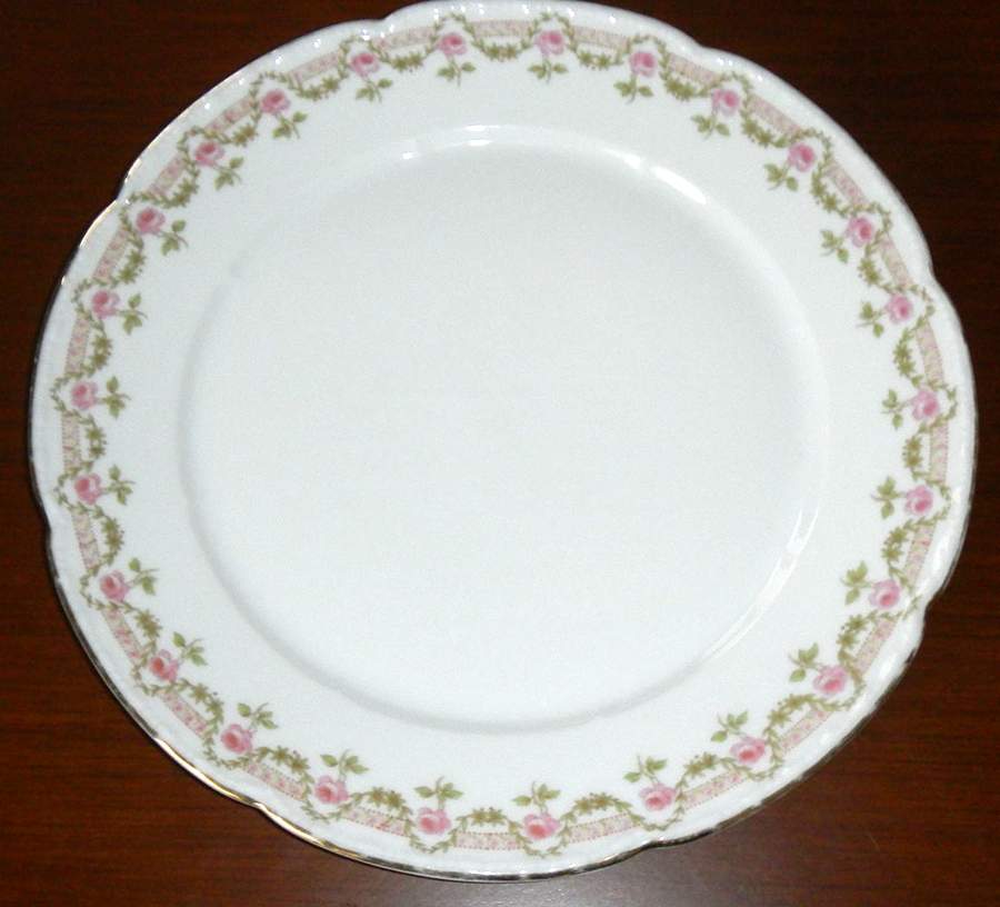 GUE807 Dinner Plate by WM Guerin-1