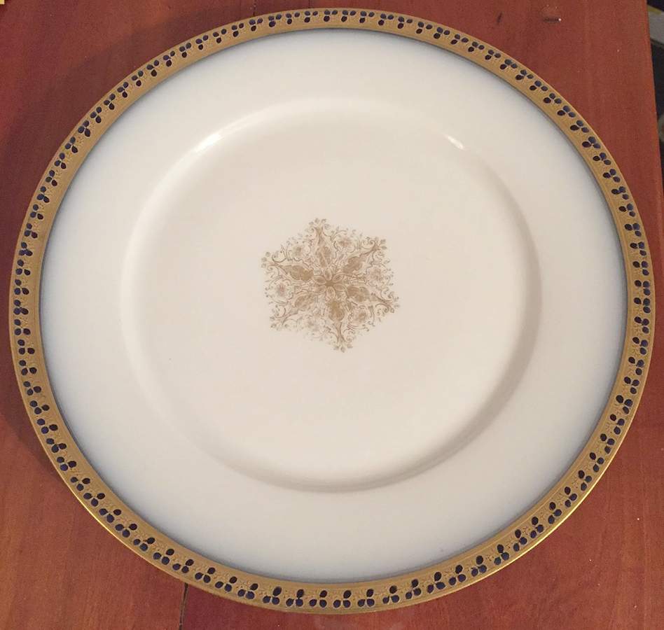 GUE809 Dinner Plate by WM Guerin-1