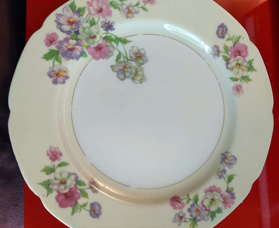 GL2 Dinner Plate by Glory (Japan)-1