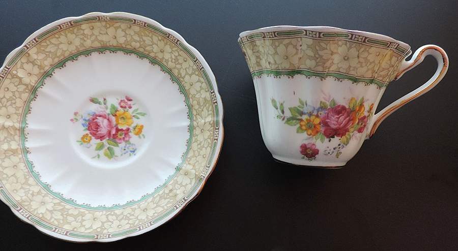 1923 Flat Cup & Saucer Set by Gladstone-1