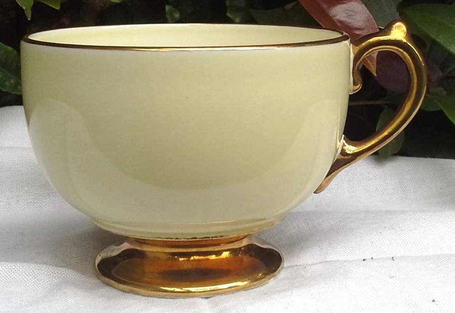 9151 Footed Cup by Grosvenor-1