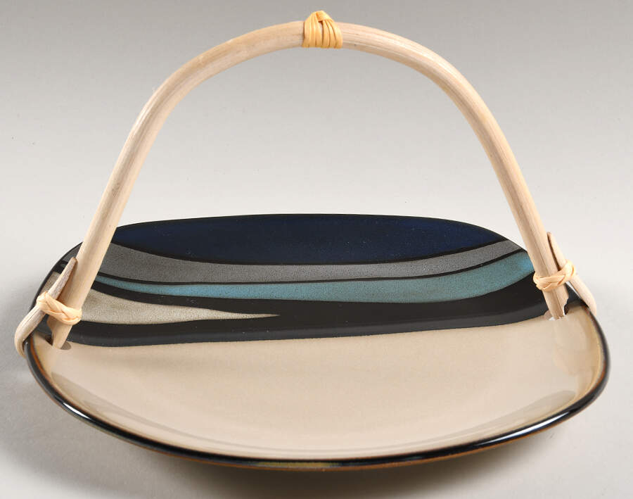 Althea Teal 5 3/8"-5 5/8" Bamboo Handled Serving Plate  HC by Gibson Designs-1