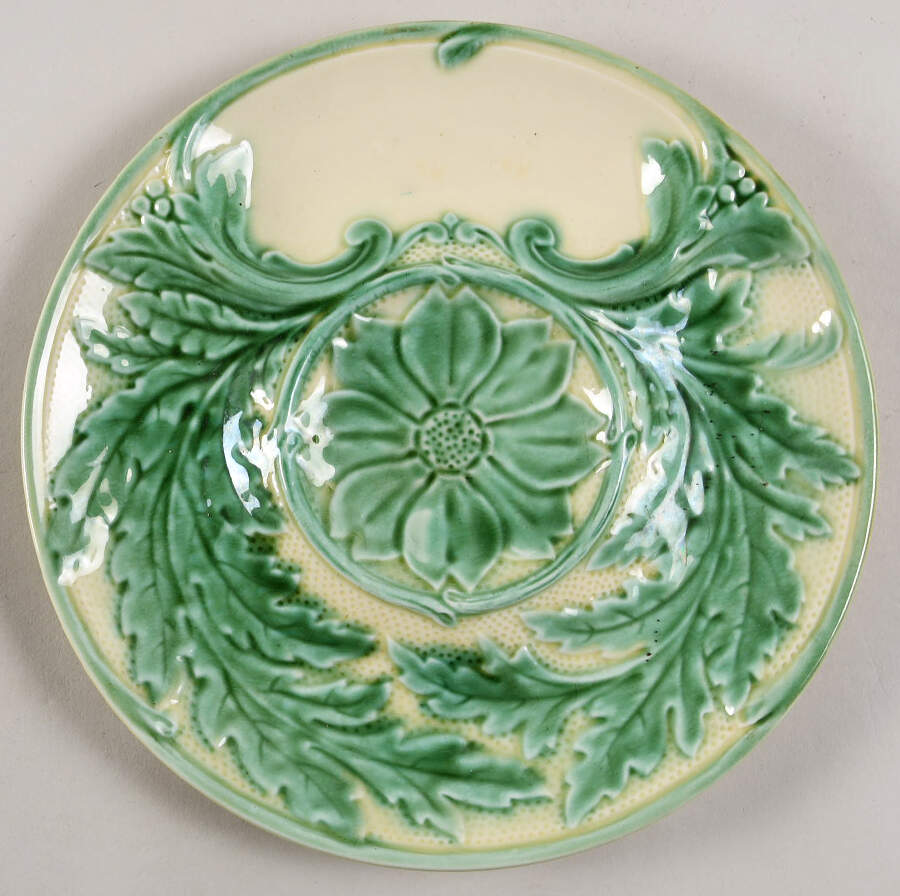 GIE47 9" Artichoke Plate by Faiencerie De Gien-1