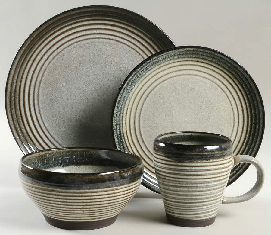 Meridian Groove 4 Piece Place Setting by Gibson Designs-1