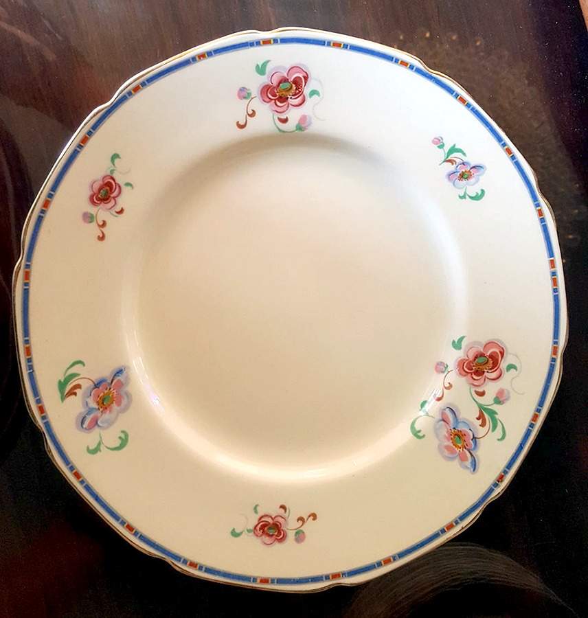 St Clair, The Dinner Plate by Grindley-1