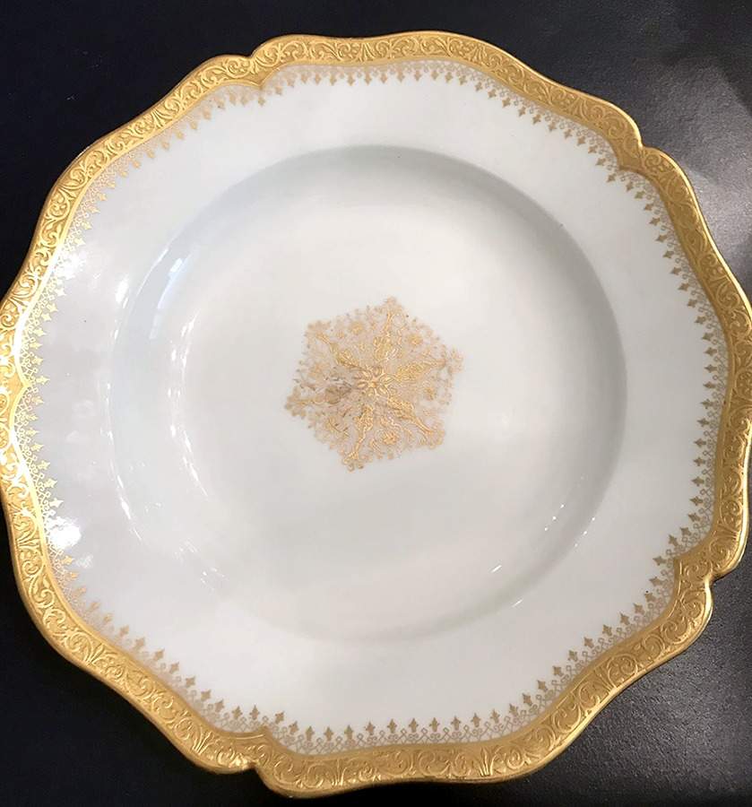 GUE829 Dinner Plate by WM Guerin-1