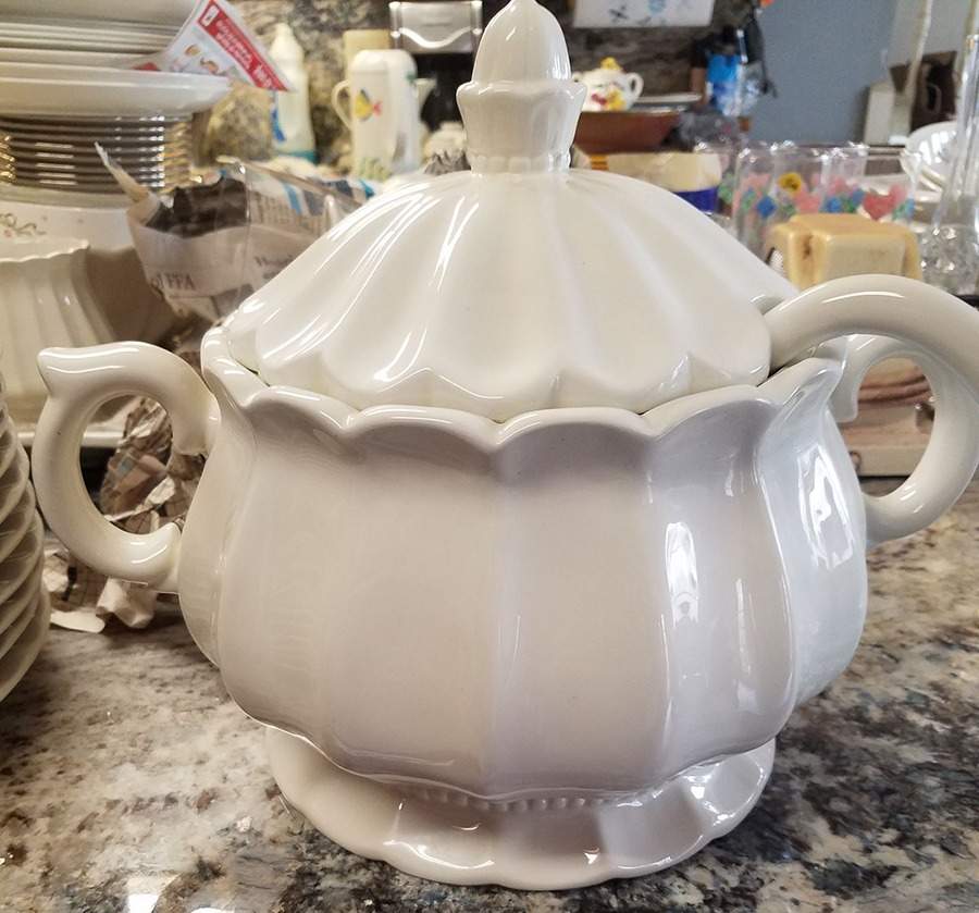 Crown Tureen & Lid w/Ladle by Gibson Designs-1