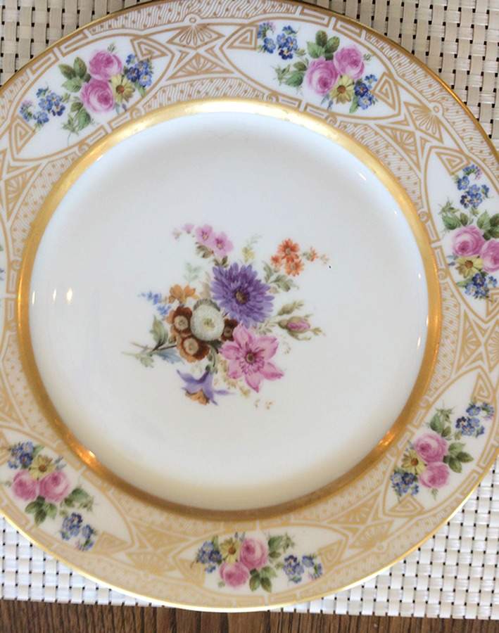 GUE833 Dinner Plate by WM Guerin-1
