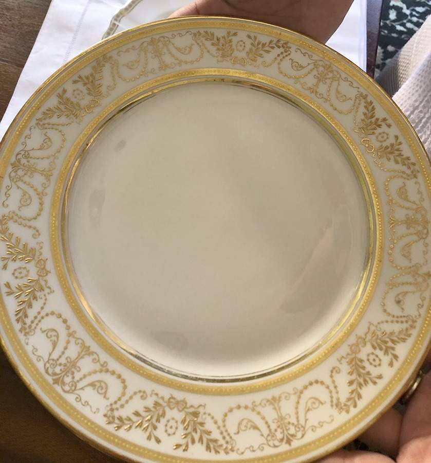 GUE834 Dinner Plate by WM Guerin-1