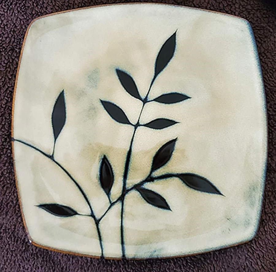 GID494 Dinner Plate by Gibson Designs-1