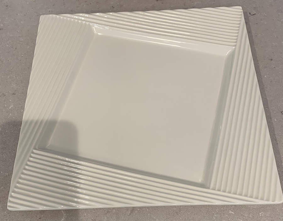 GIE50 Dinner Plate by Faiencerie De Gien-1
