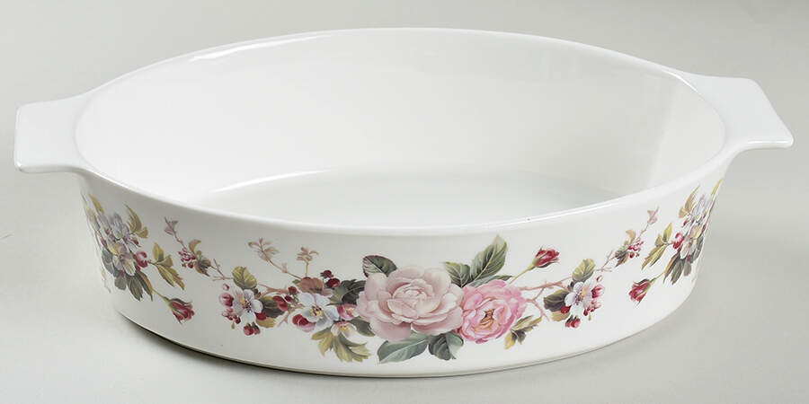 Winter Rose Oval Baker with Lid, No Lid by Grace's Teaware-1