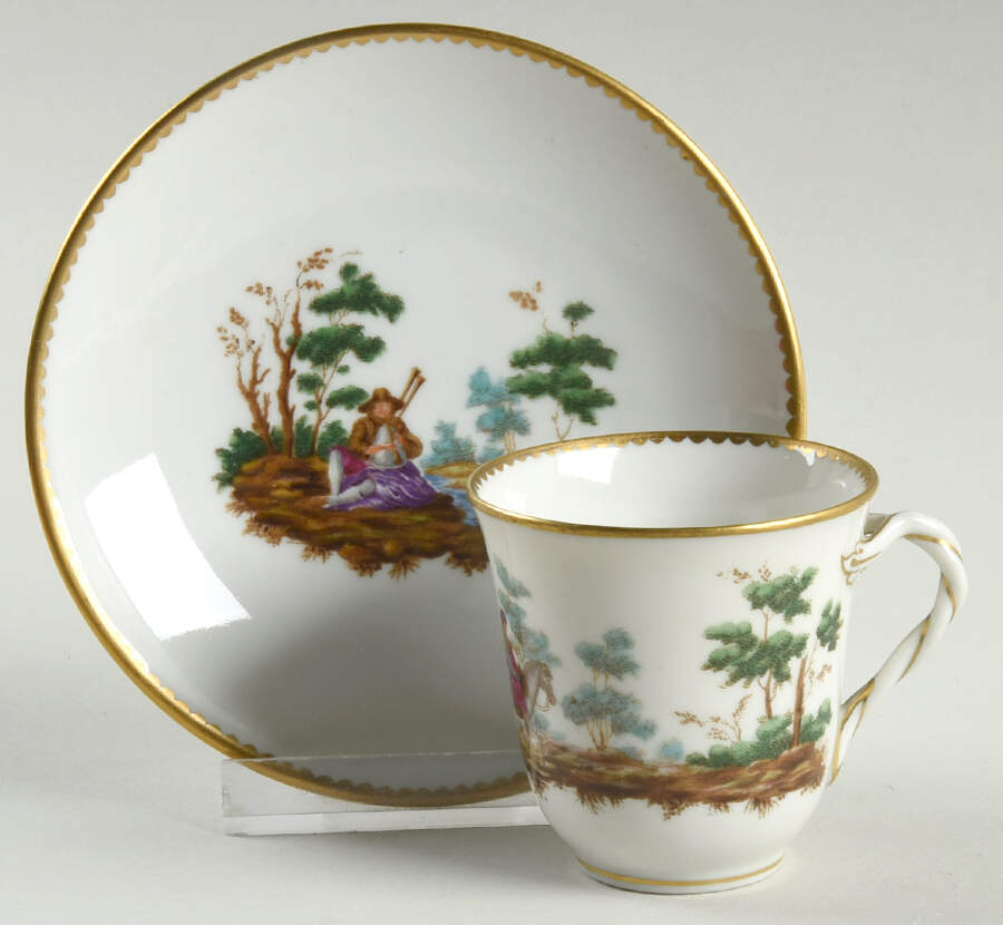 GIN401 Flat Demitasse Cup & Saucer Set by Ginori 1735-1