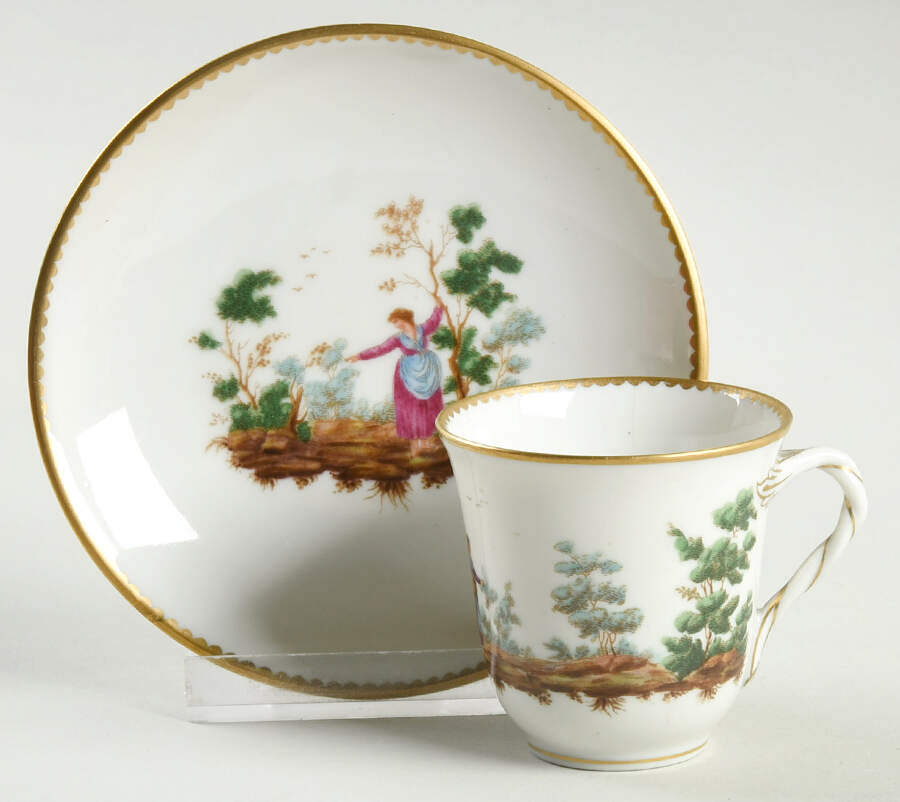 GIN401 Flat Demitasse Cup & Saucer Set by Ginori 1735-1