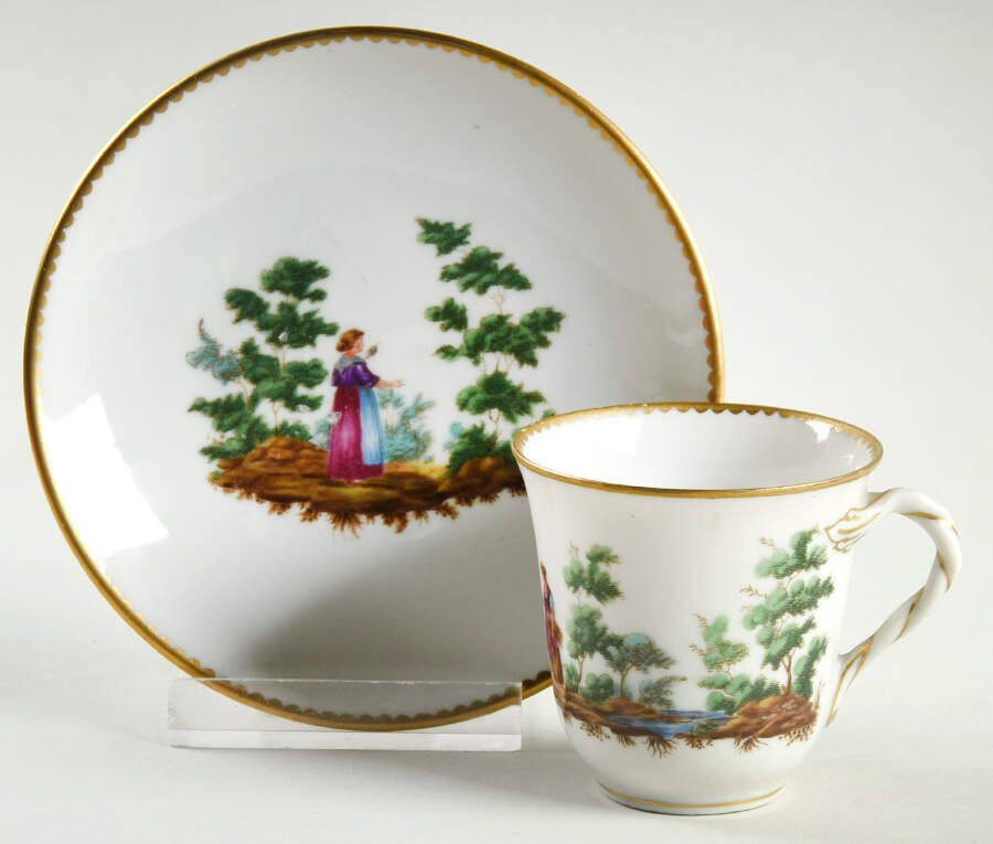 GIN401 Flat Demitasse Cup & Saucer Set by Ginori 1735-1