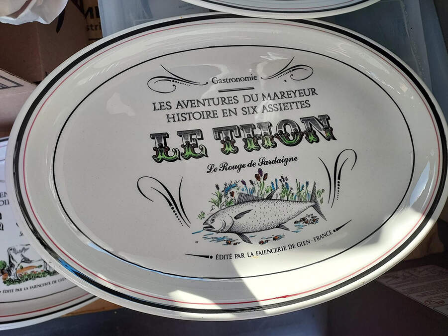 Les Aventures Du Mareyeur 12" Oval Serving Platter by Faiencerie De Gien-1
