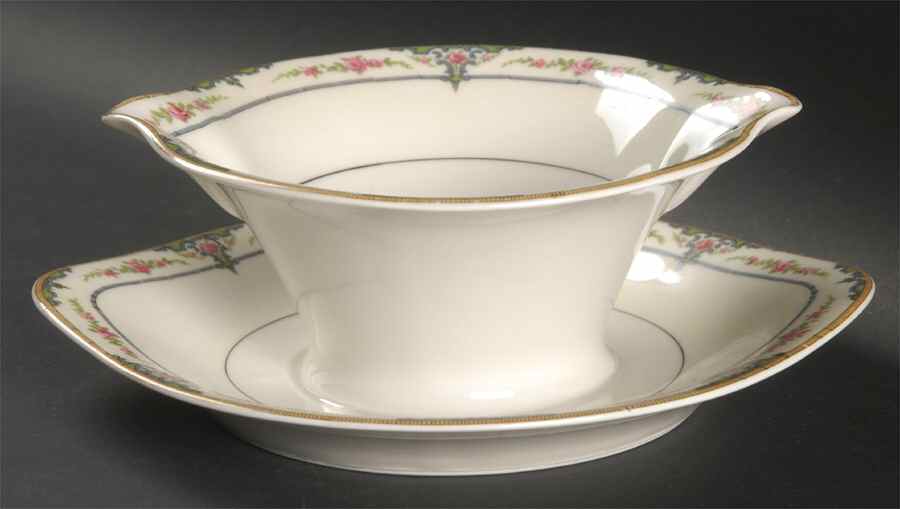 Amiens Gravy Boat with Attached Underplate by Haviland-1