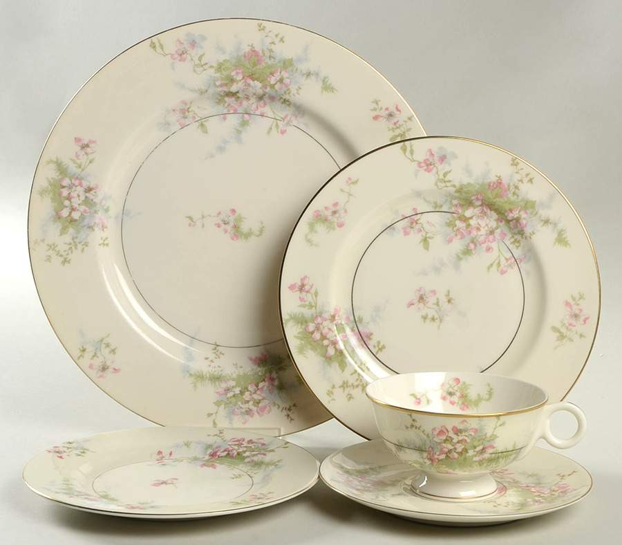 Apple Blossom (New York) 40 Piece Estate Set by Haviland-1