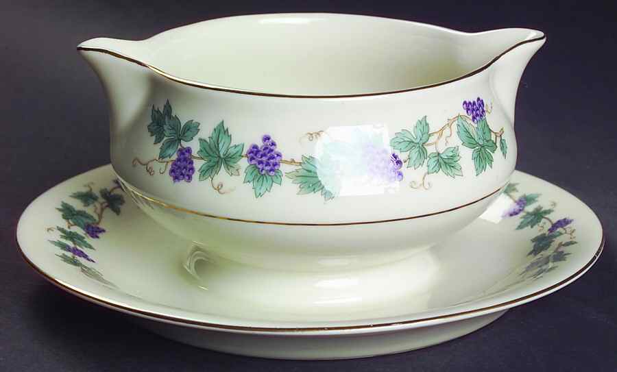 Arbor Gravy Boat with Attached Underplate by Haviland-1