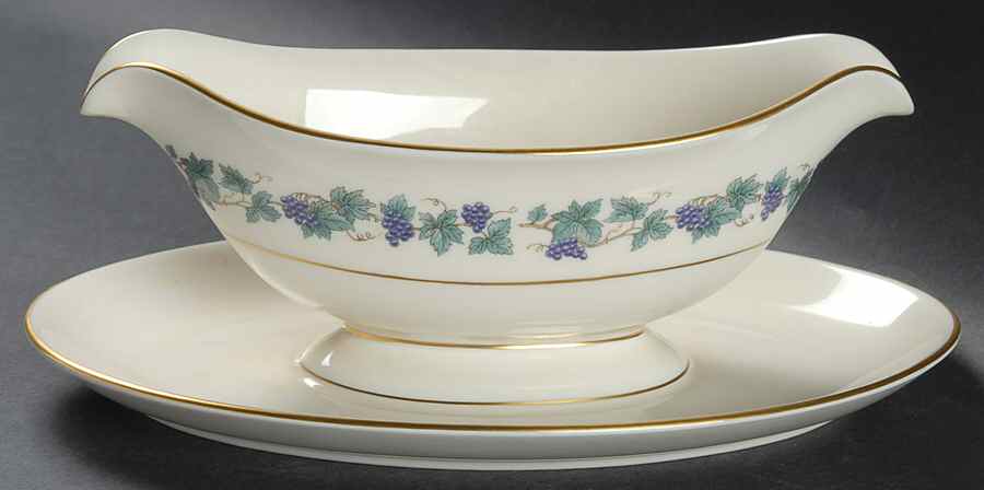 Arbor Gravy Boat with Attached Underplate by Haviland-1
