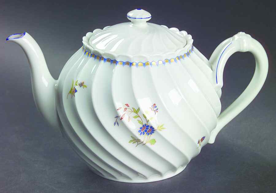 Aster D'Or Teapot & Lid by Haviland-1