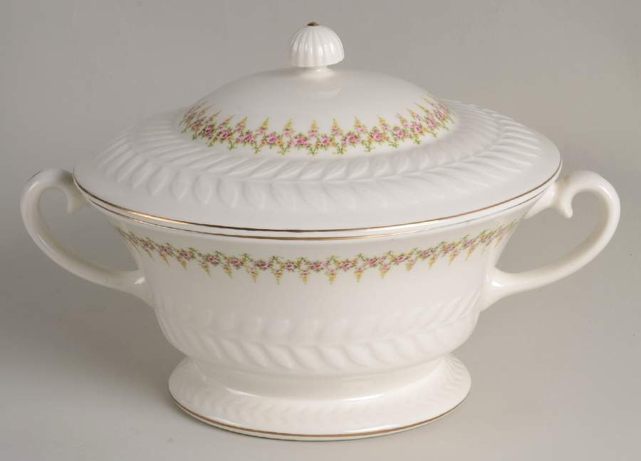 Ashley (Regent's Park Shape) Round Covered Vegetable by Haviland-1