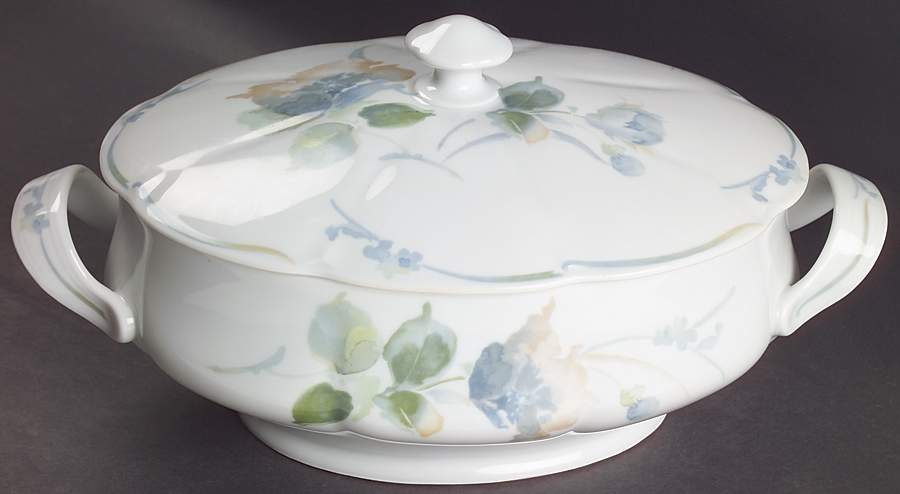 Auteuil Oval Tureen & Lid by Haviland-1