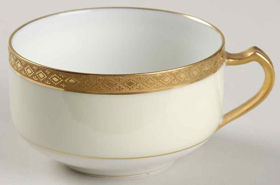 Baroness Oversized Cup by Haviland-1