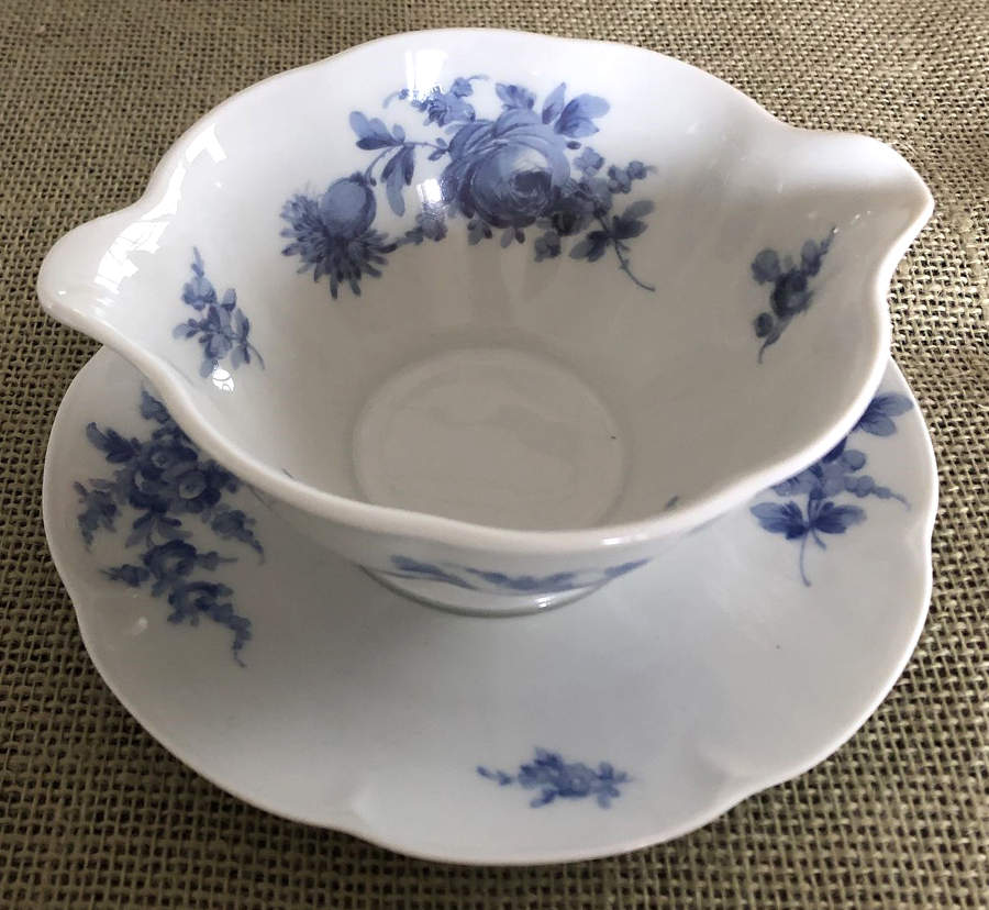 Bluedale Gravy Boat with Attached Underplate by Haviland-1