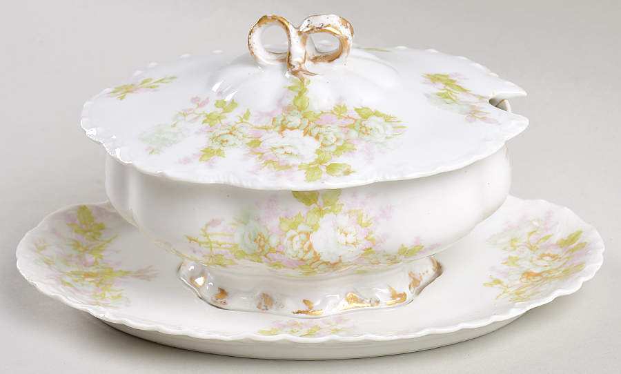 Bretagne Sauce Boat with Attached Underplate & Lid by Haviland-1