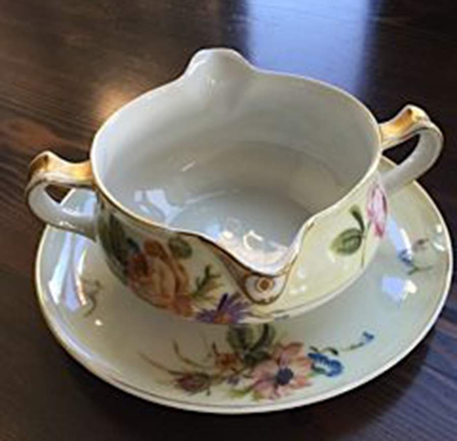 Carolina Gravy Boat with Attached Underplate by Haviland-1