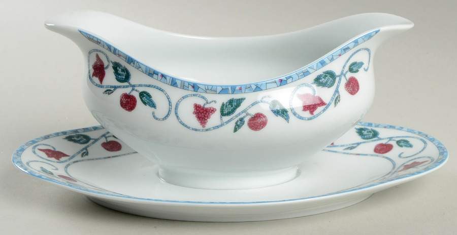 Chablis Gravy Boat with Attached Underplate by Haviland-1