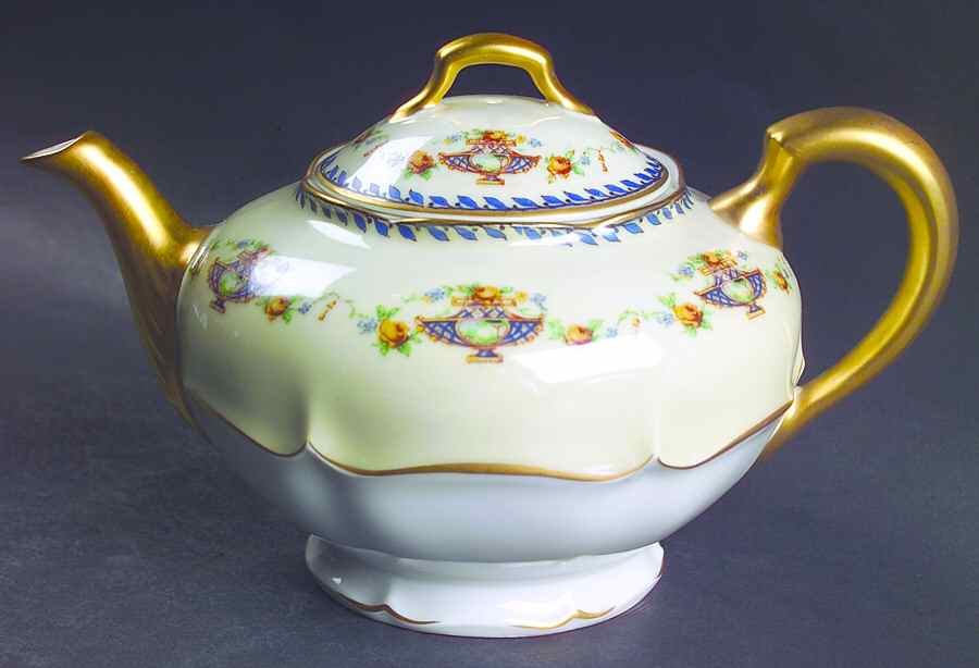 Charm Teapot & Lid by Haviland-1