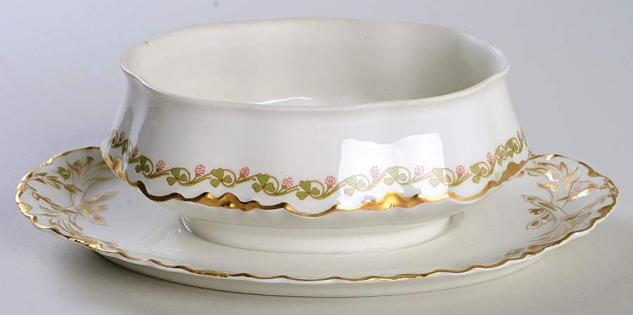Clover Leaf Gravy Boat w/Attached Underplate No Lid by Haviland-1